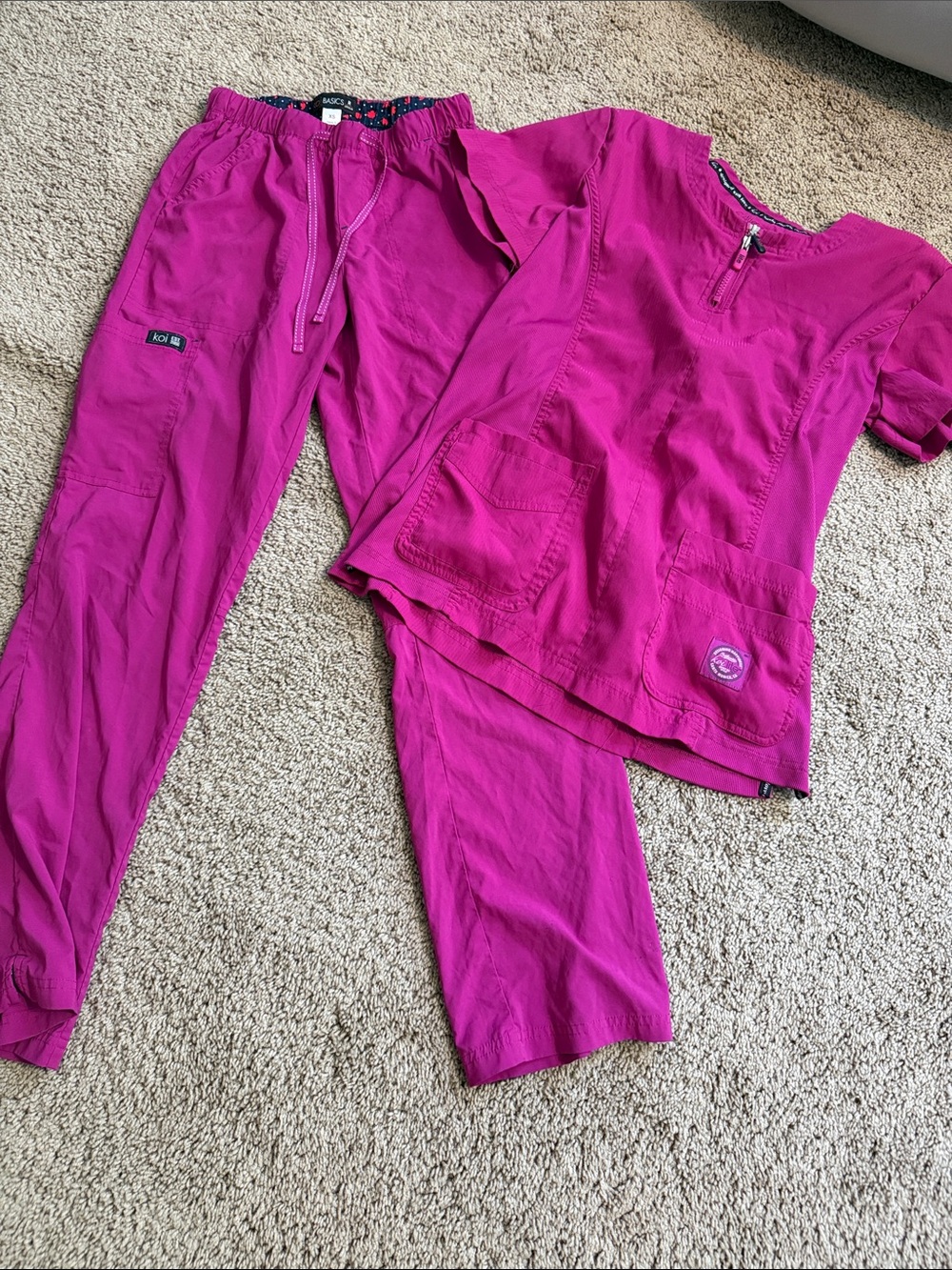 Koi 2 pc scrub set xs/l